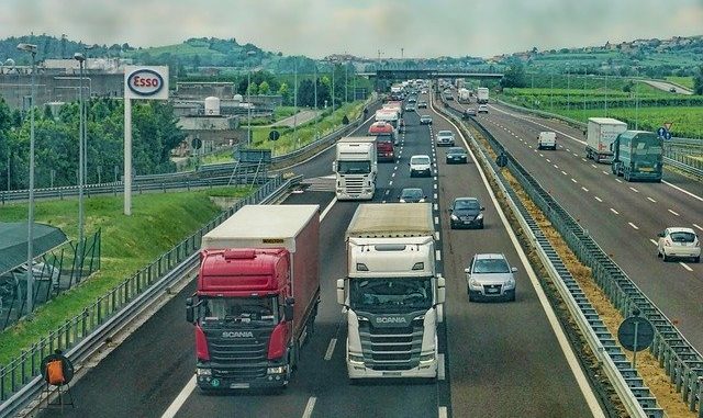 highway-3392100_640