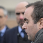 Démission express de Sébastien Lecornu: une implosion annoncée